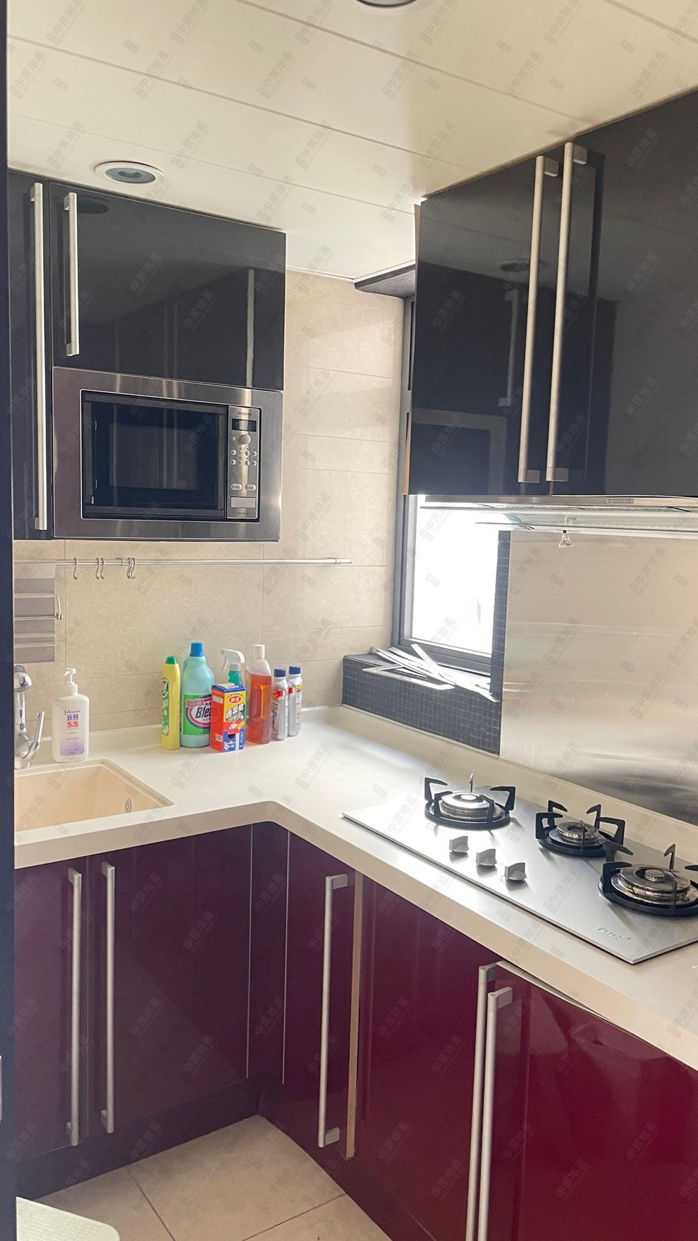 Unit Interior-Kitchen