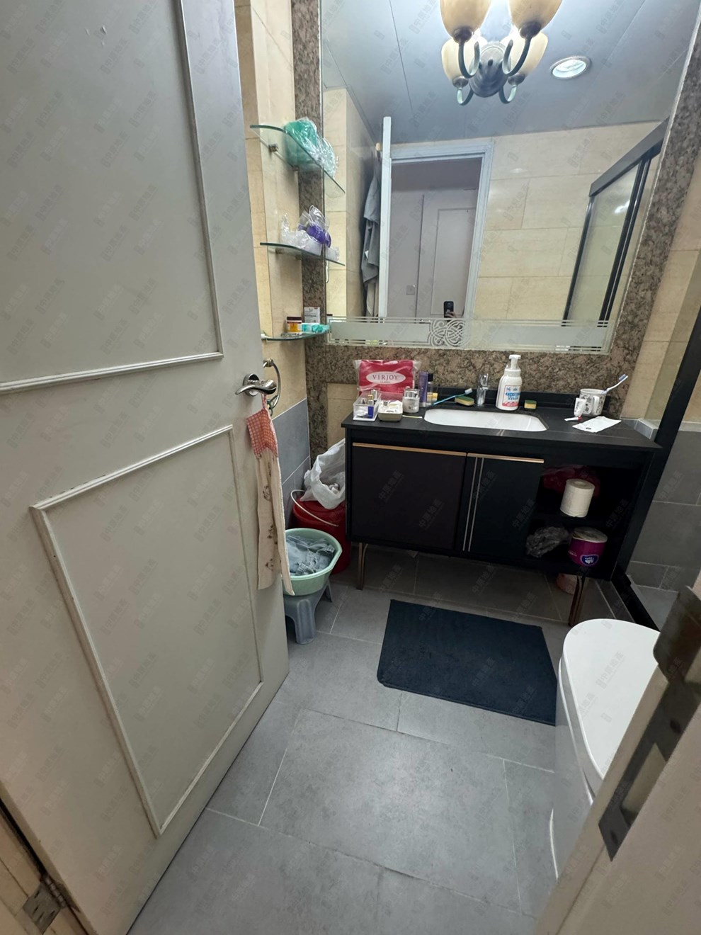 Unit Interior-Bathroom