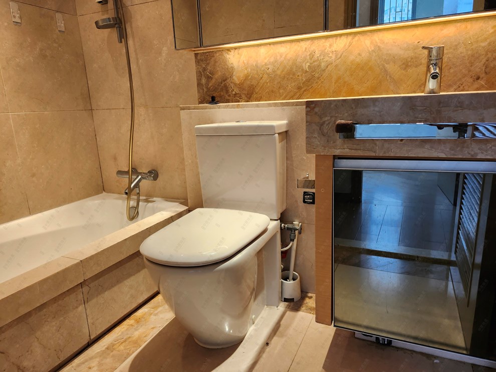 Unit Interior-Bathroom