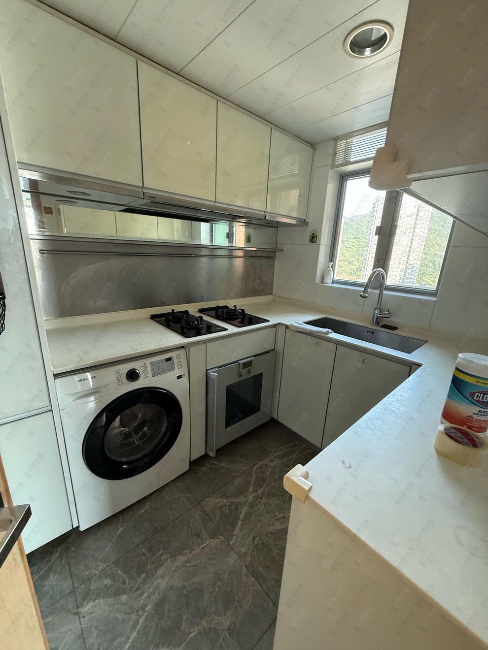 Unit Interior-Kitchen
