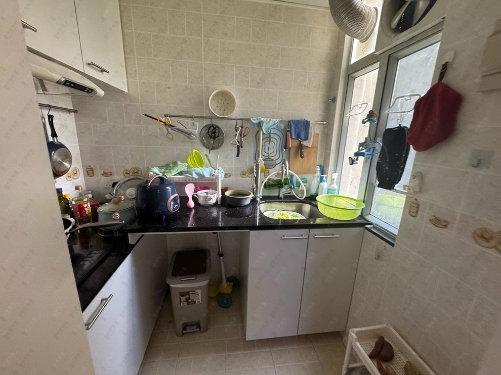 Unit Interior-Kitchen