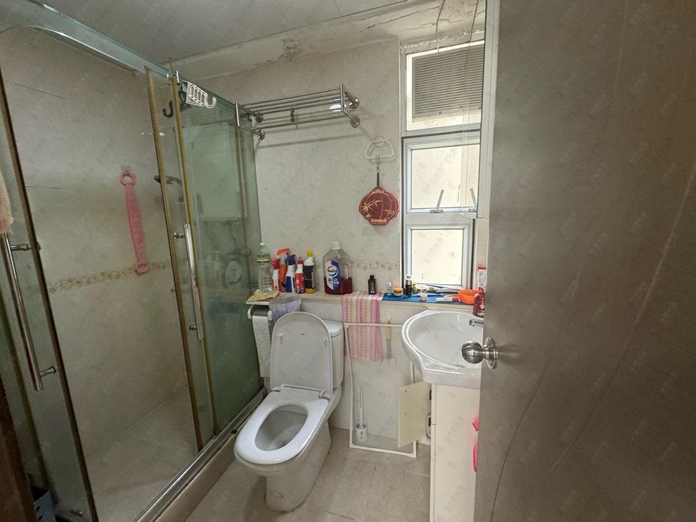 Unit Interior-Bathroom
