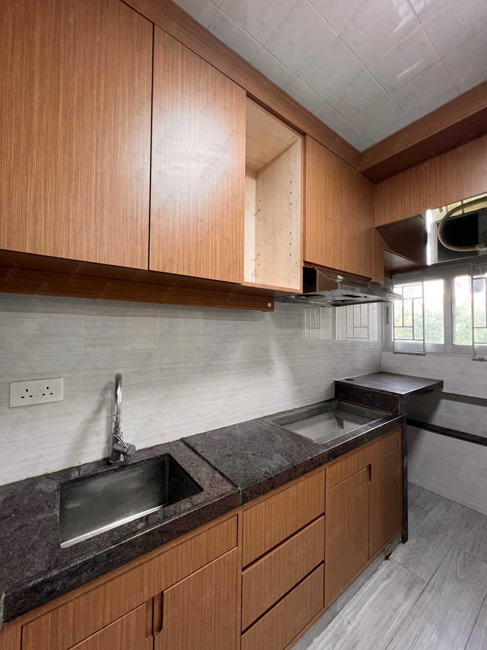 Unit Interior-Kitchen