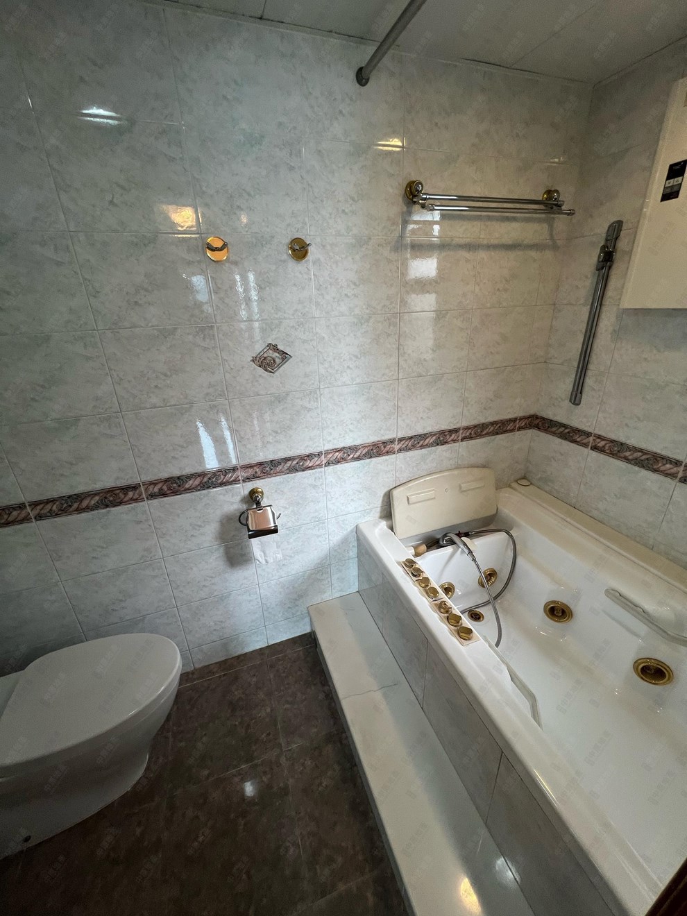 Unit Interior-Master Bathroom