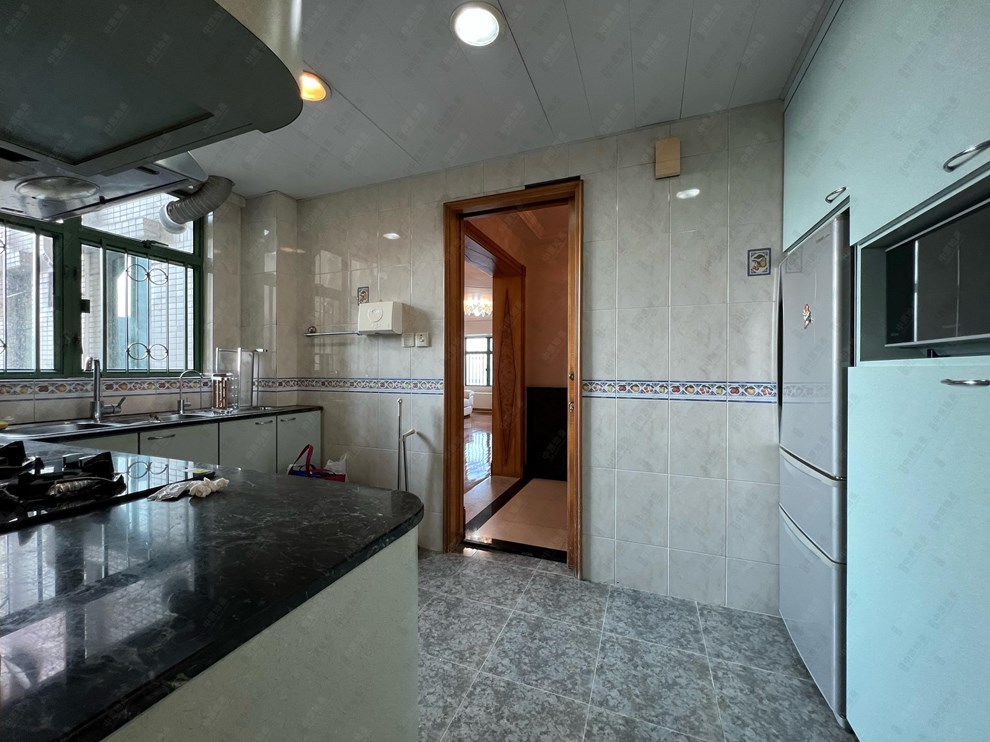 Unit Interior-Kitchen