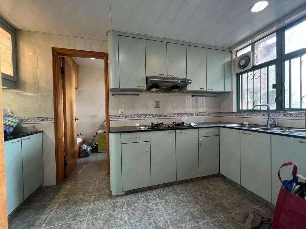Unit Interior-Kitchen