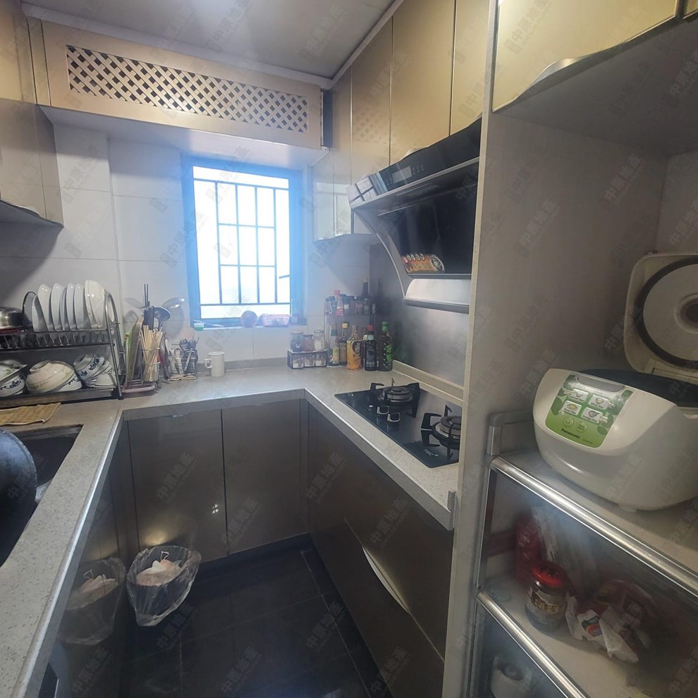 Unit Interior-Kitchen