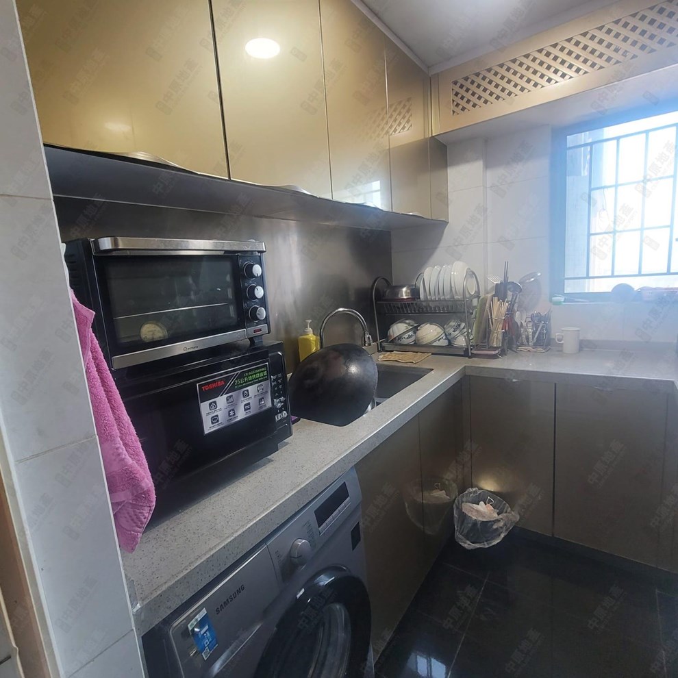 Unit Interior-Kitchen