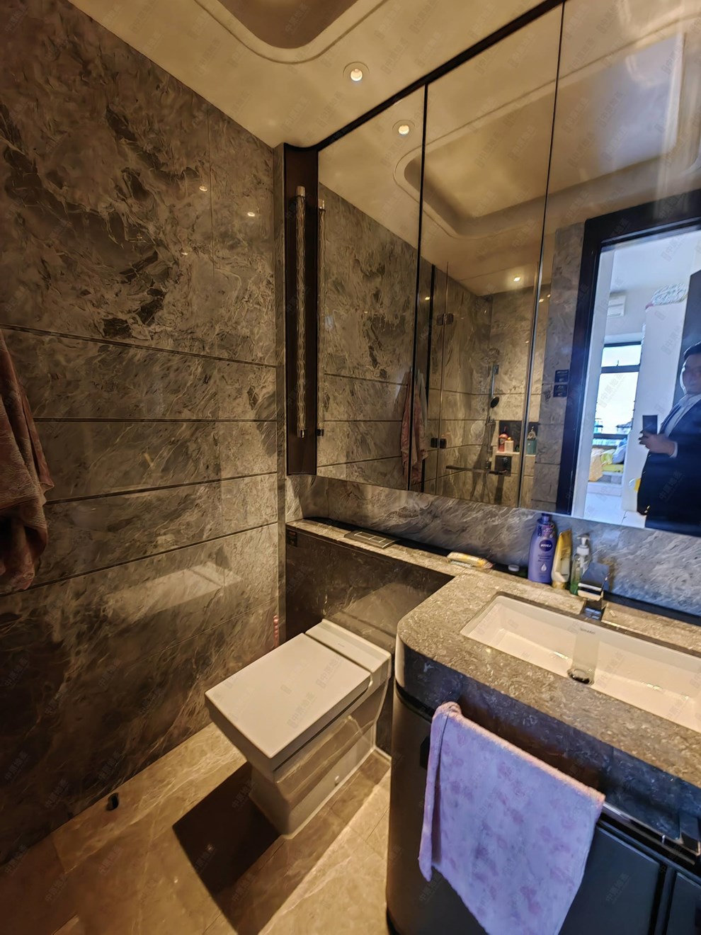 Unit Interior-Bathroom