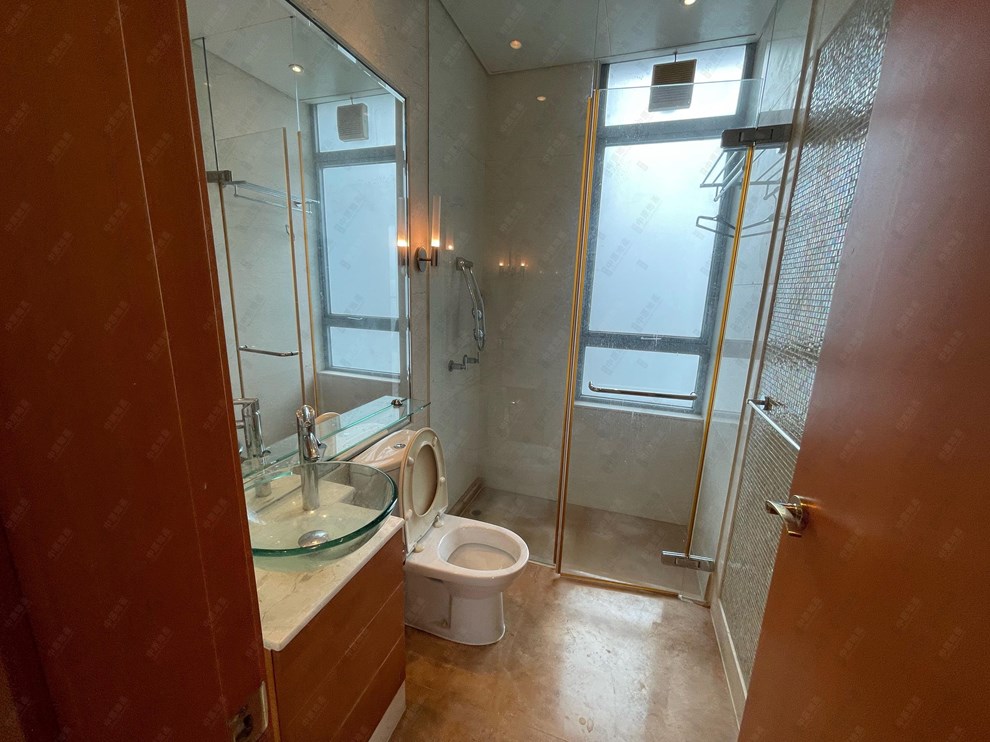 Unit Interior-Bathroom