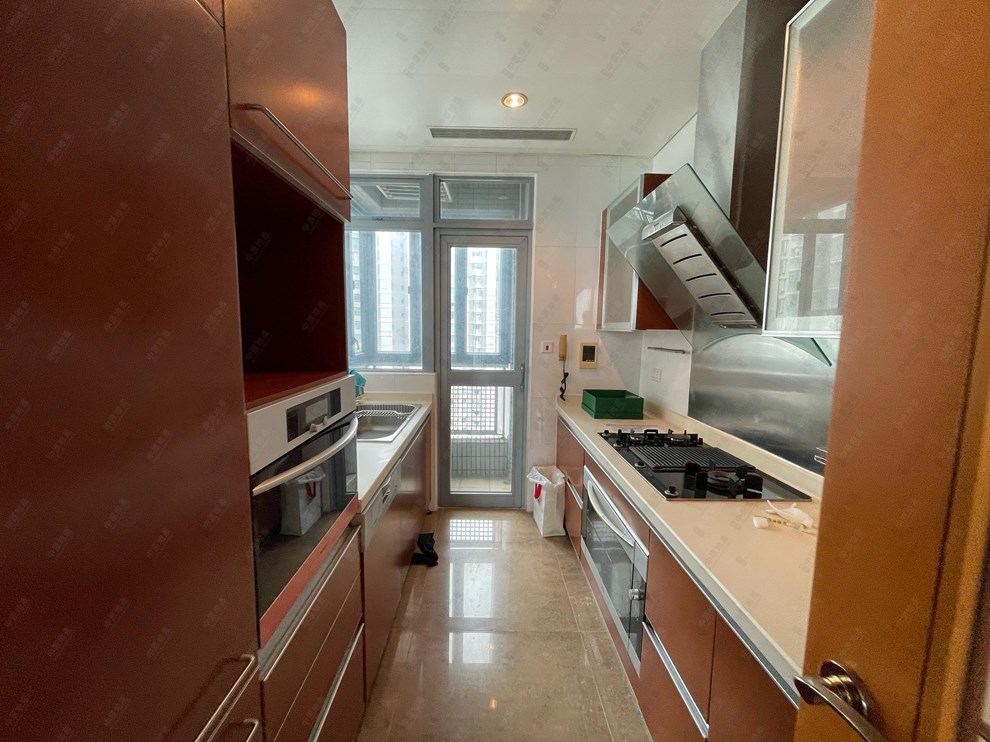 Unit Interior-Kitchen