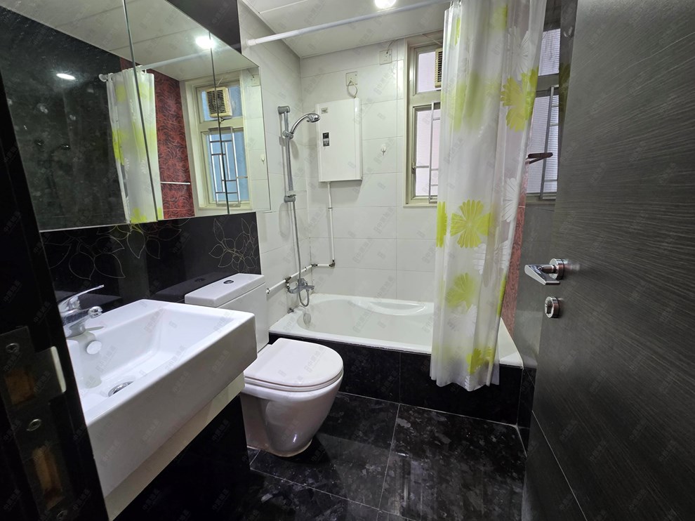 Unit Interior-Bathroom