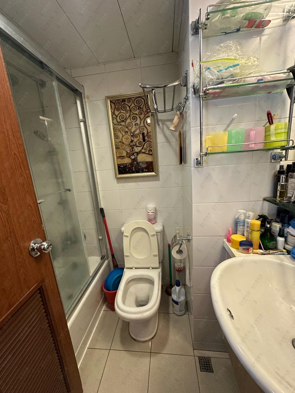 Unit Interior-Bathroom