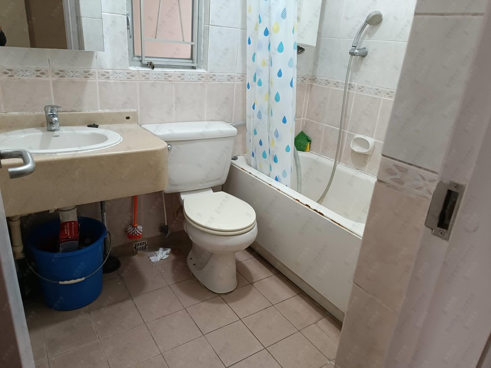 Unit Interior-Bathroom