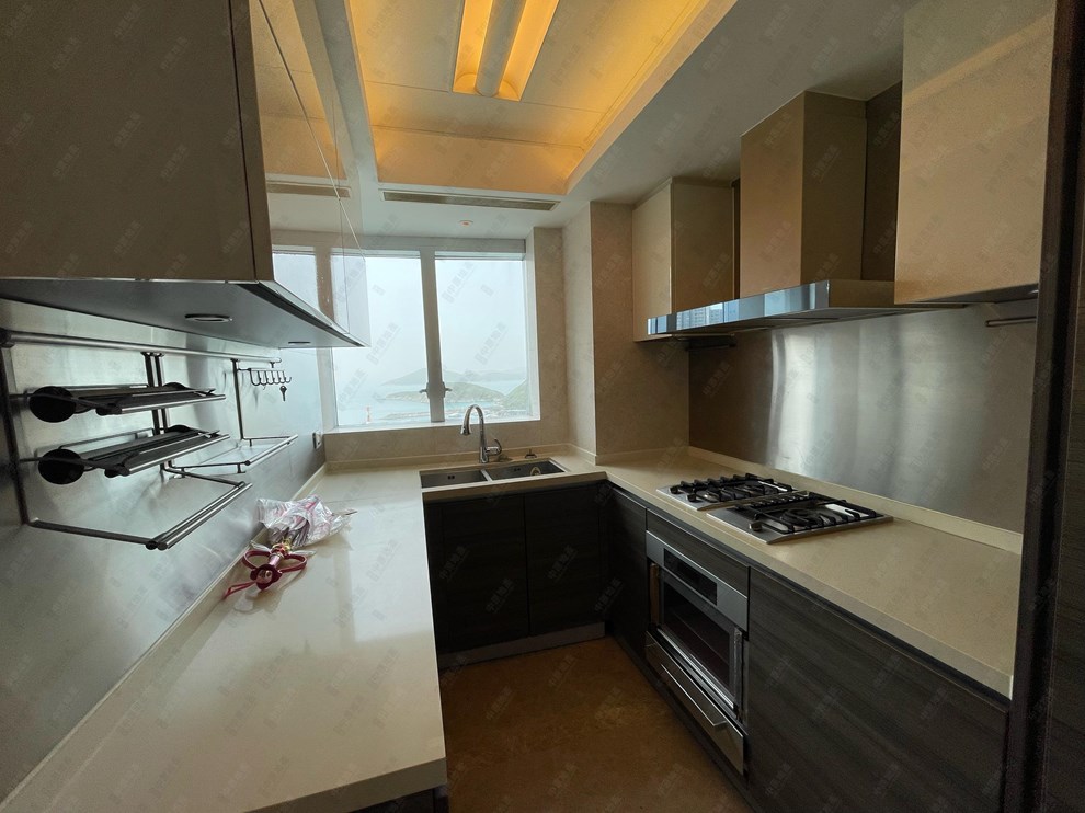 Unit Interior-Kitchen