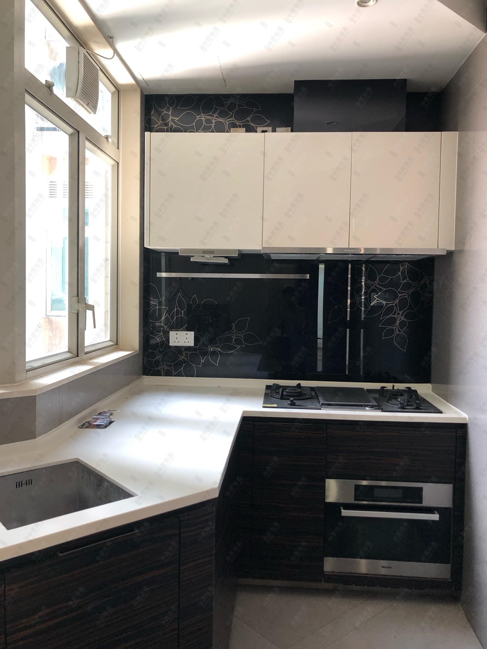 Unit Interior-Kitchen