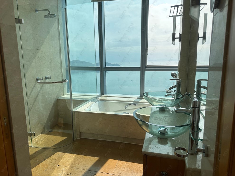 Unit Interior-Master Bathroom