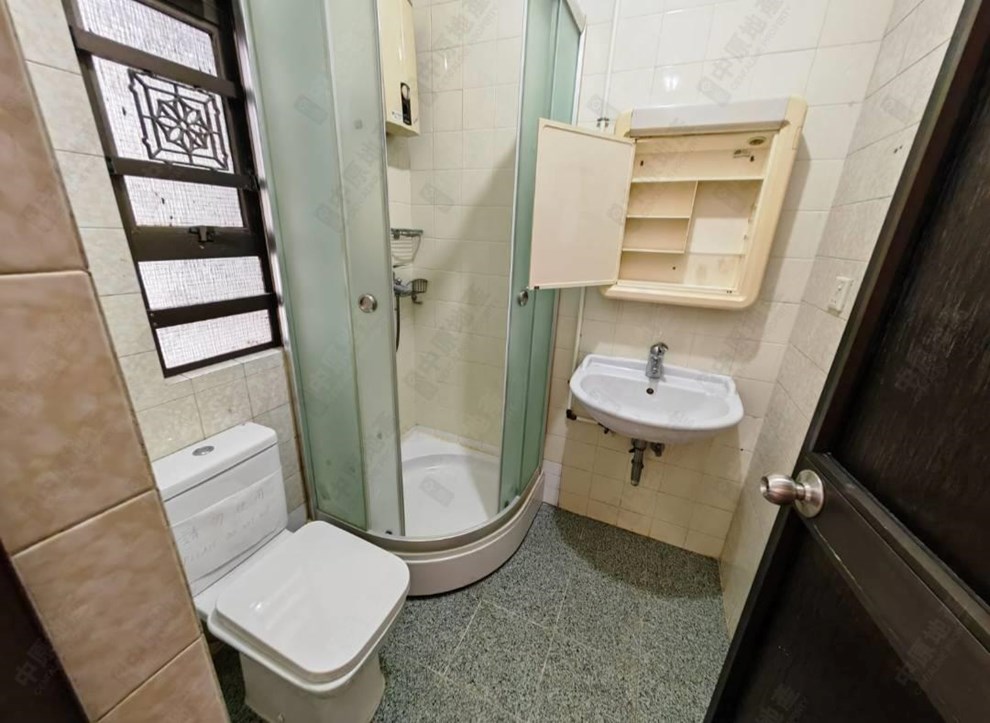 Unit Interior-Bathroom