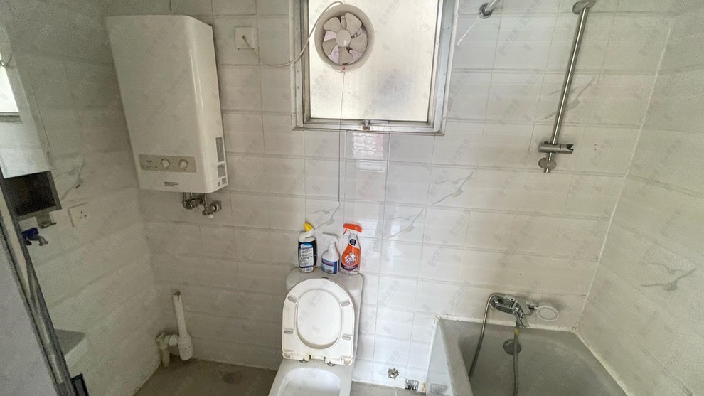 Unit Interior-Bathroom