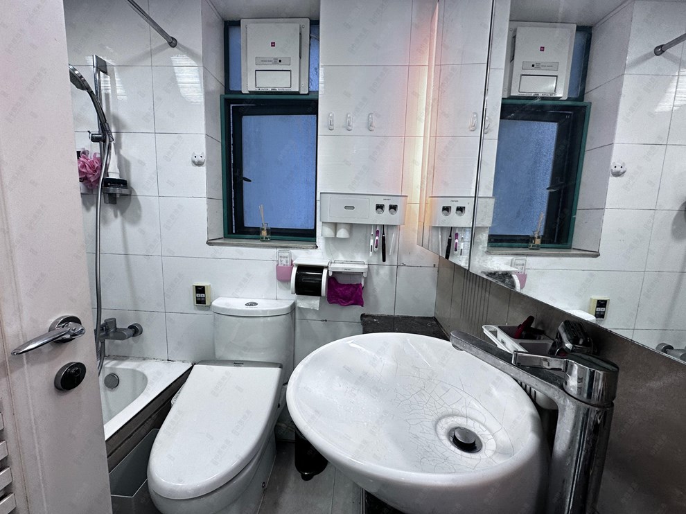 Unit Interior-Bathroom
