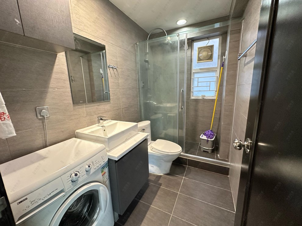 Unit Interior-Bathroom