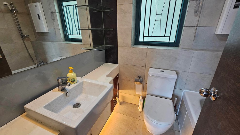 Unit Interior-Bathroom