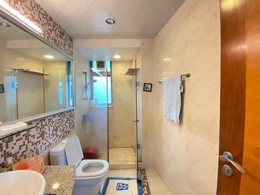 Unit Interior-Bathroom