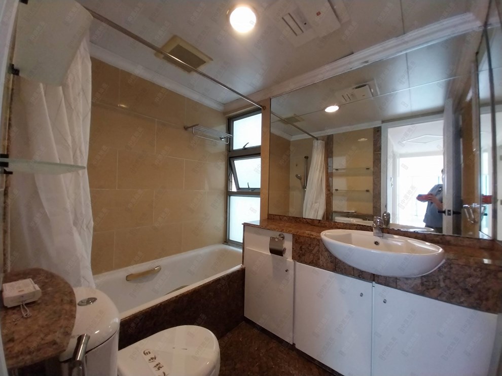 Unit Interior-Bathroom