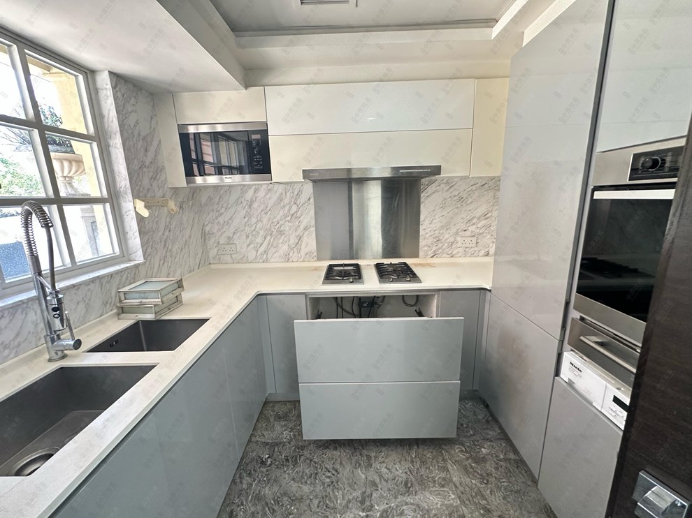 Unit Interior-Kitchen