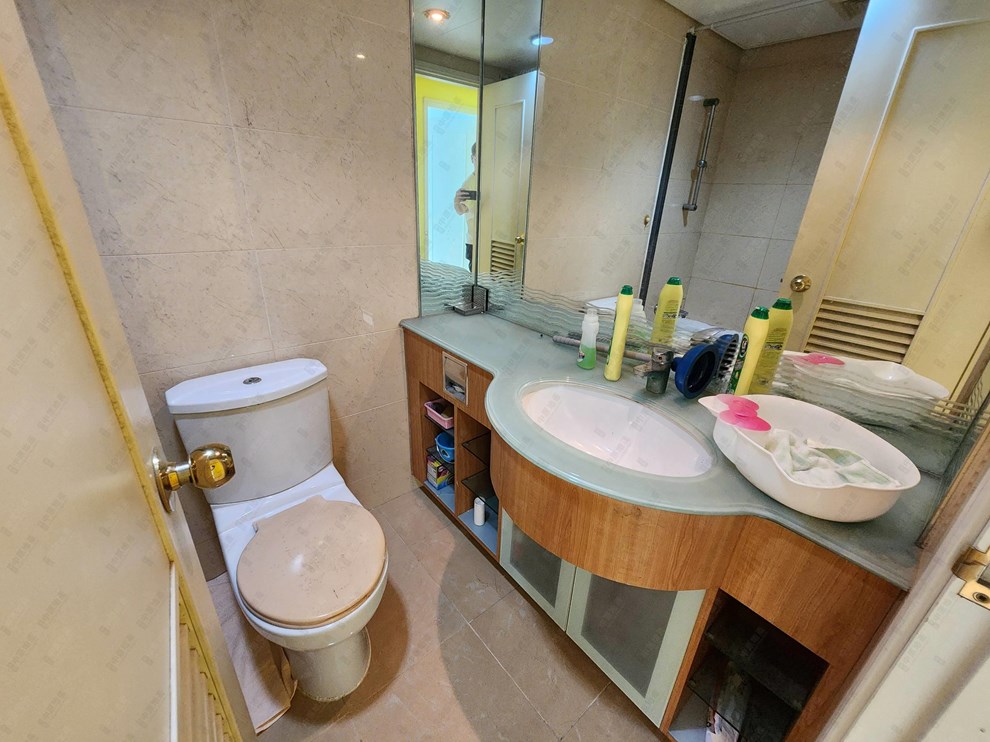 Unit Interior-Bathroom