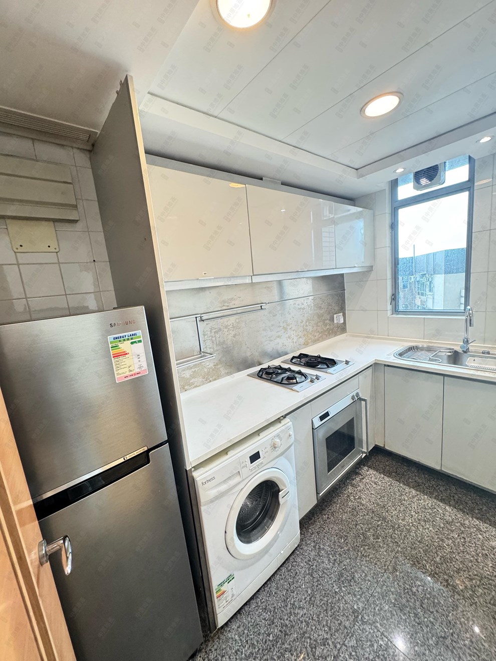 Unit Interior-Kitchen