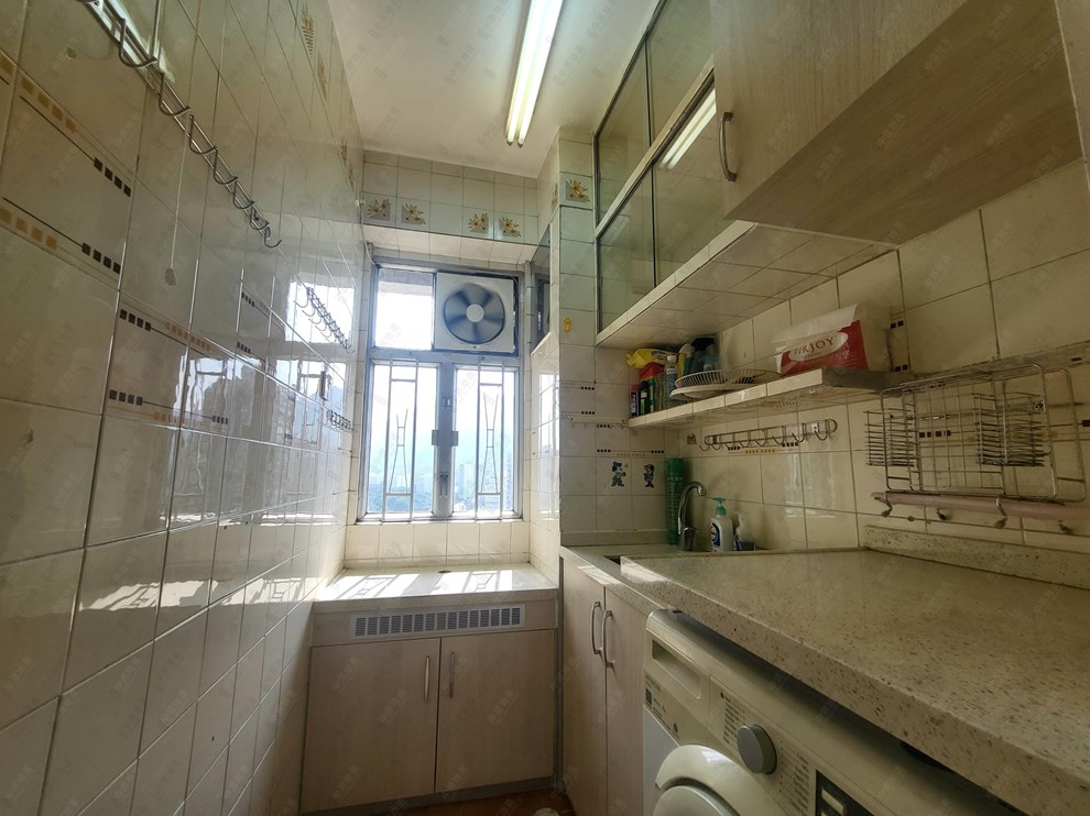 Unit Interior-Kitchen