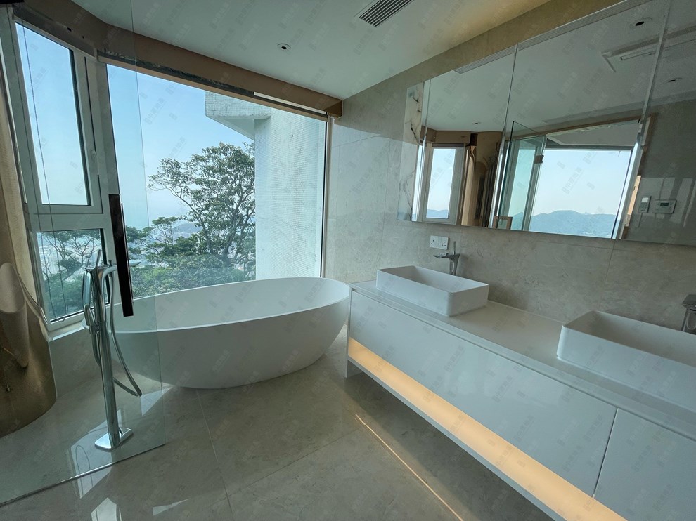 Unit Interior-Master Bathroom
