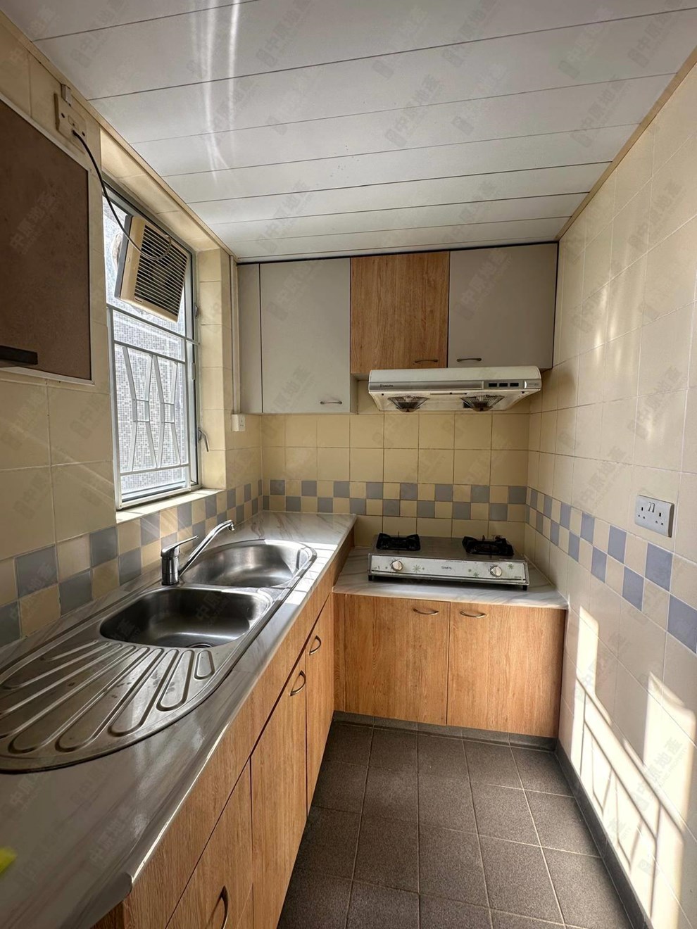 Unit Interior-Kitchen