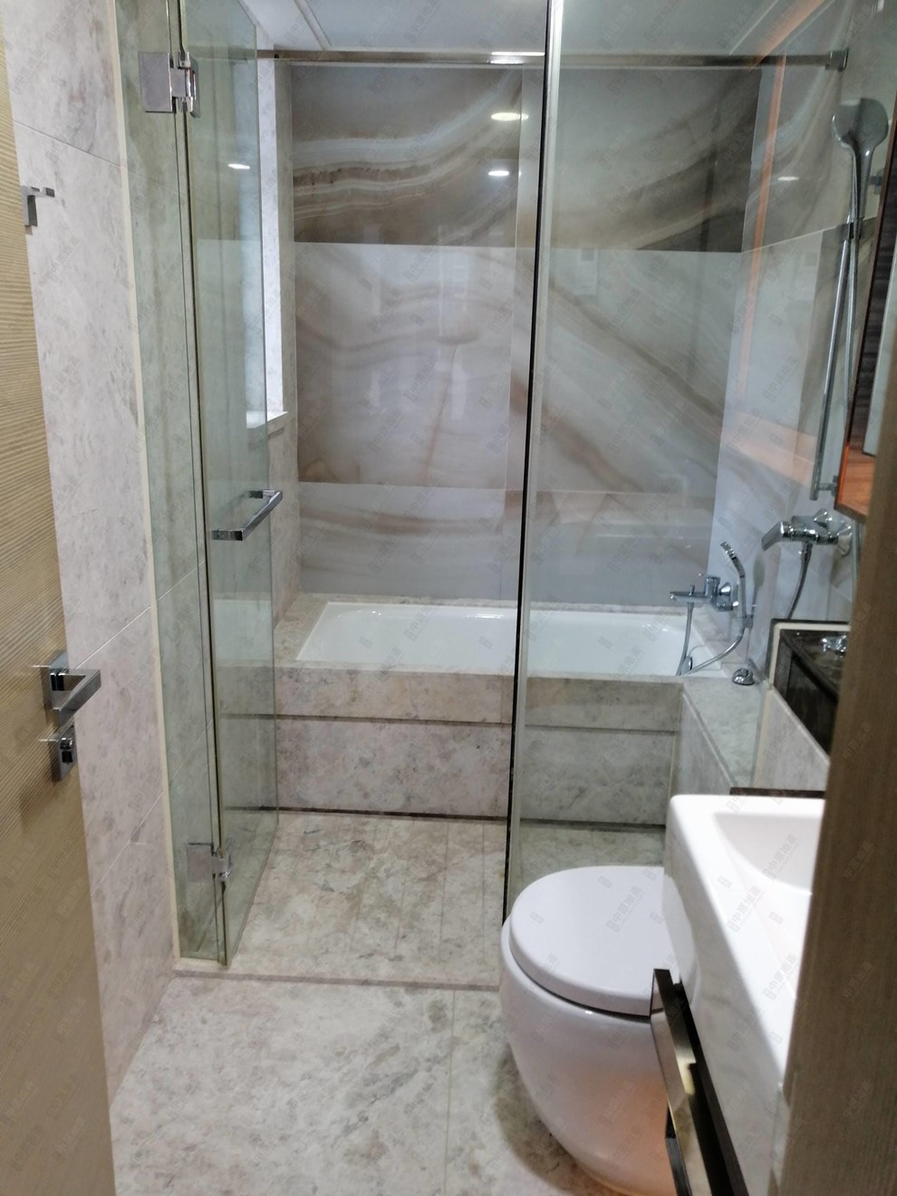 Unit Interior-Bathroom