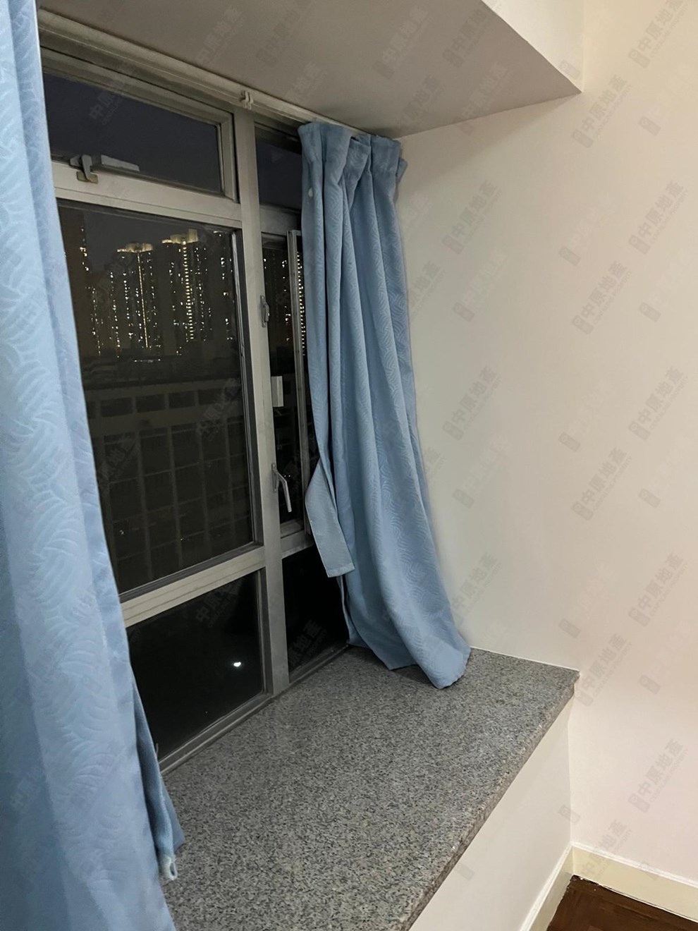 窗外景觀-由睡房
