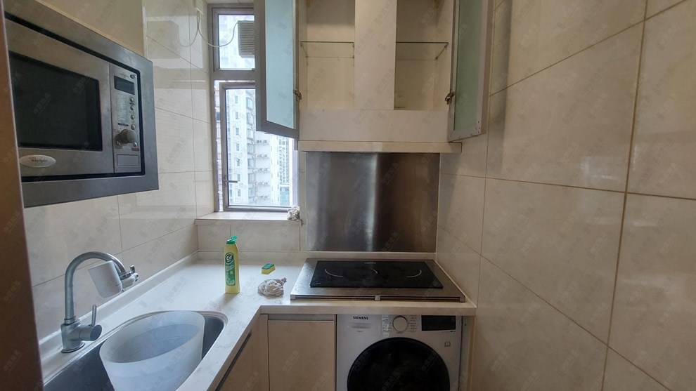Unit Interior-Kitchen