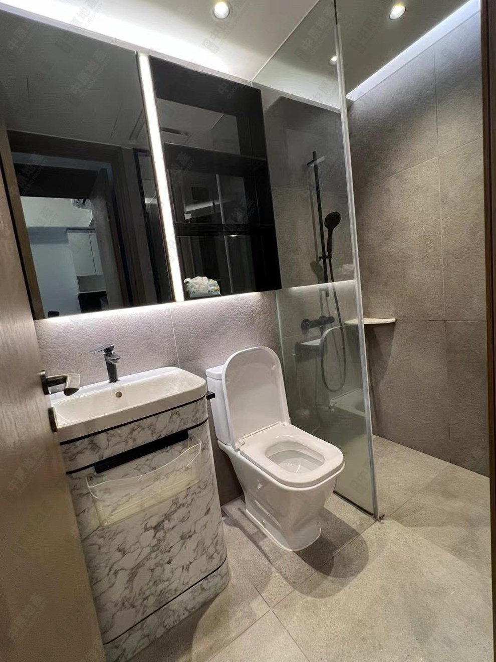 Unit Interior-Bathroom