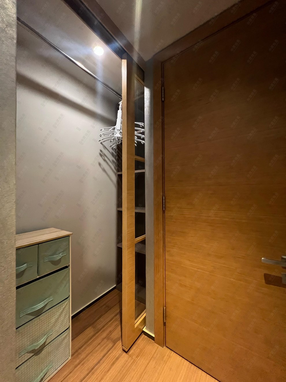 Unit Interior-Cloak Room