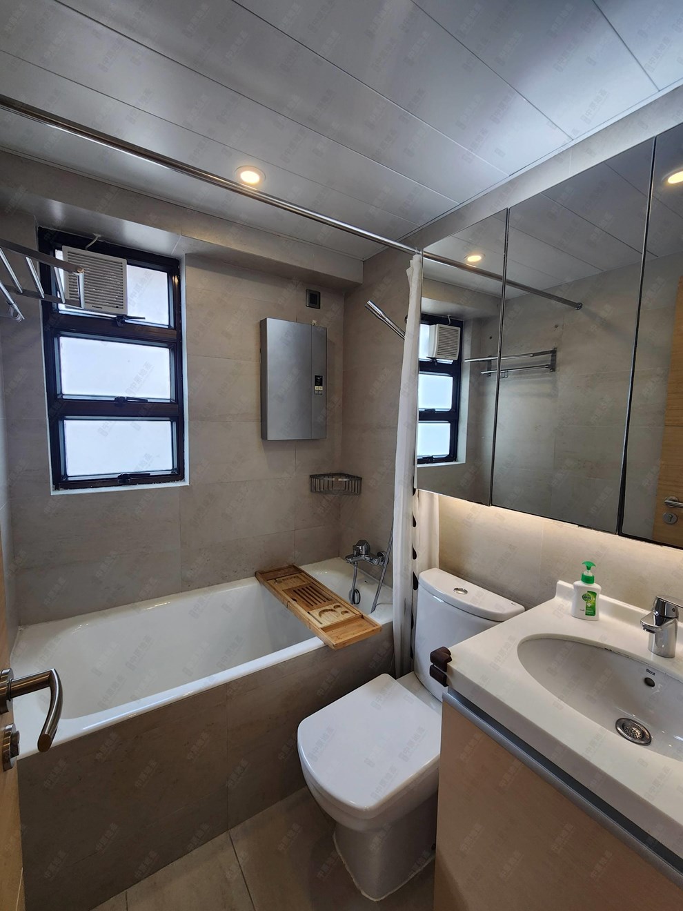 Unit Interior-Master Bathroom