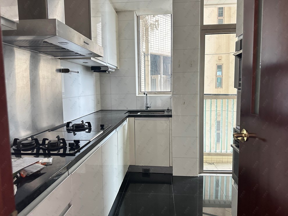 Unit Interior-Kitchen