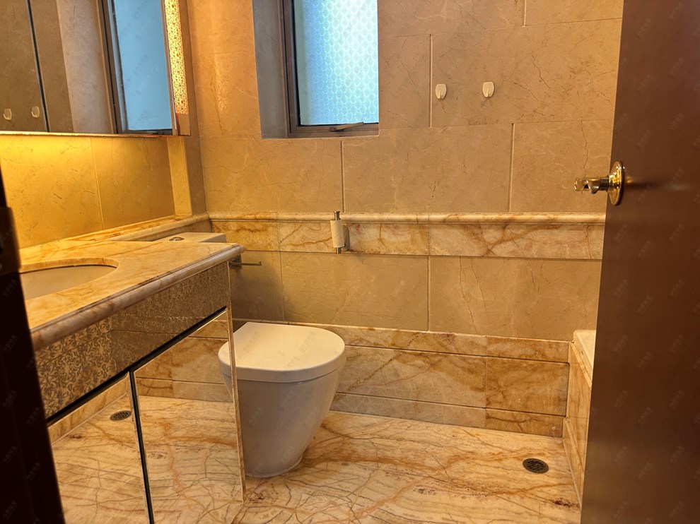 Unit Interior-Washroom