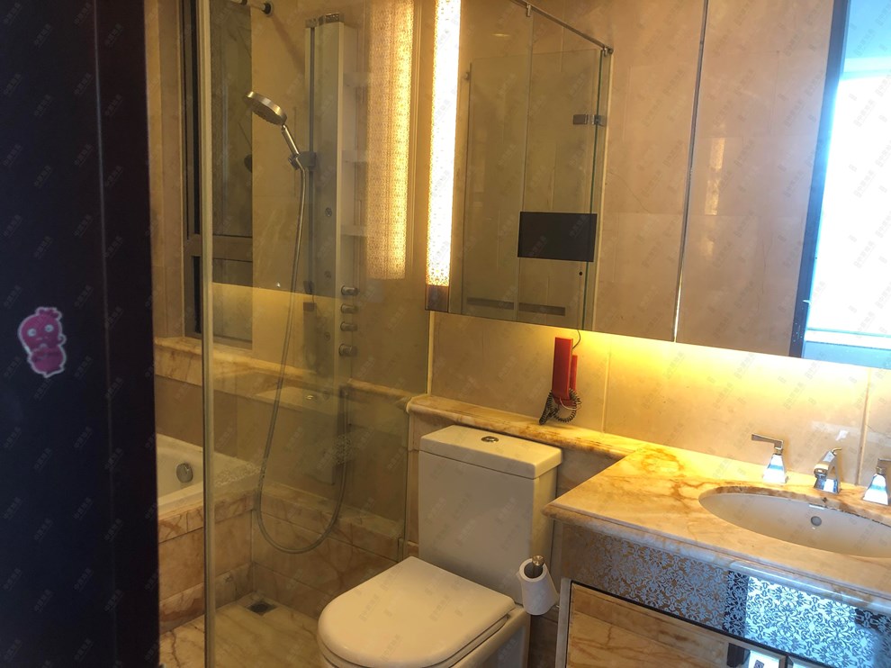 Unit Interior-Master Bathroom
