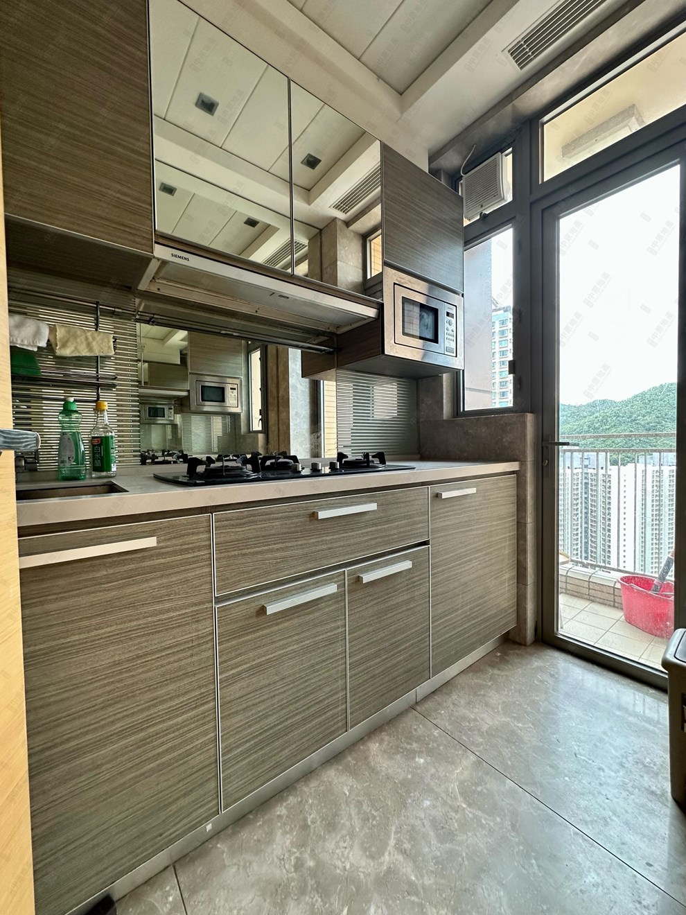 Unit Interior-Kitchen