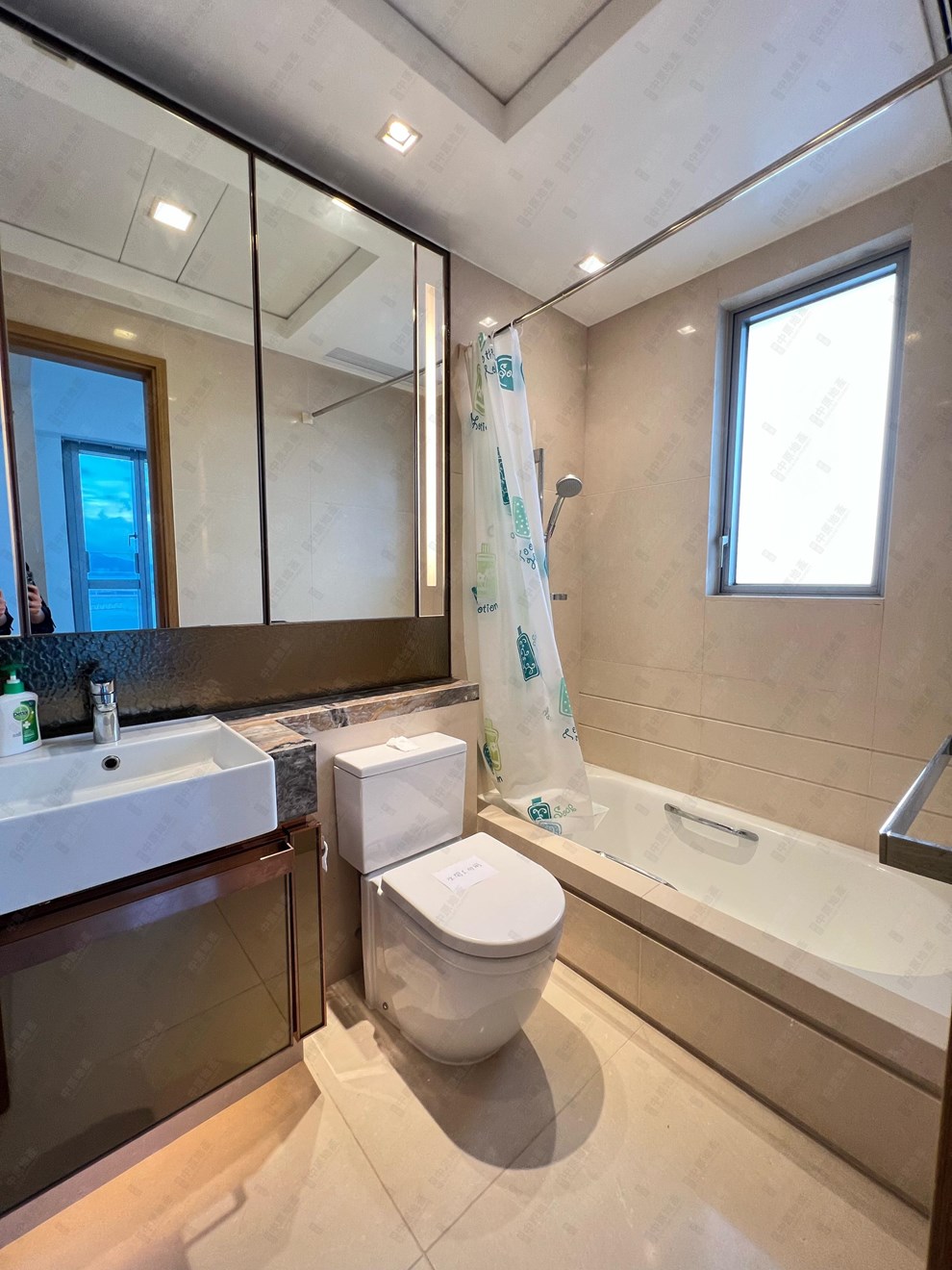 Unit Interior-Master Bathroom