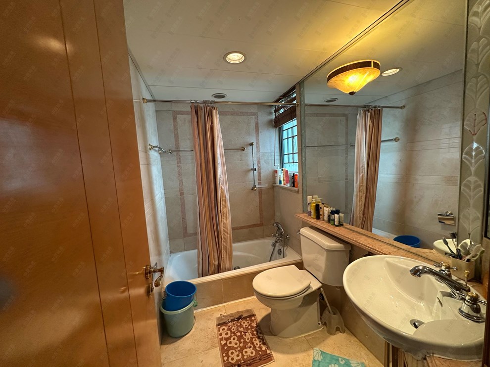 Unit Interior-Bathroom
