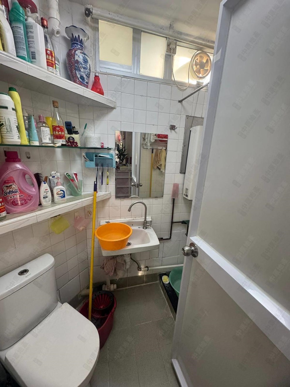 Unit Interior-Bathroom