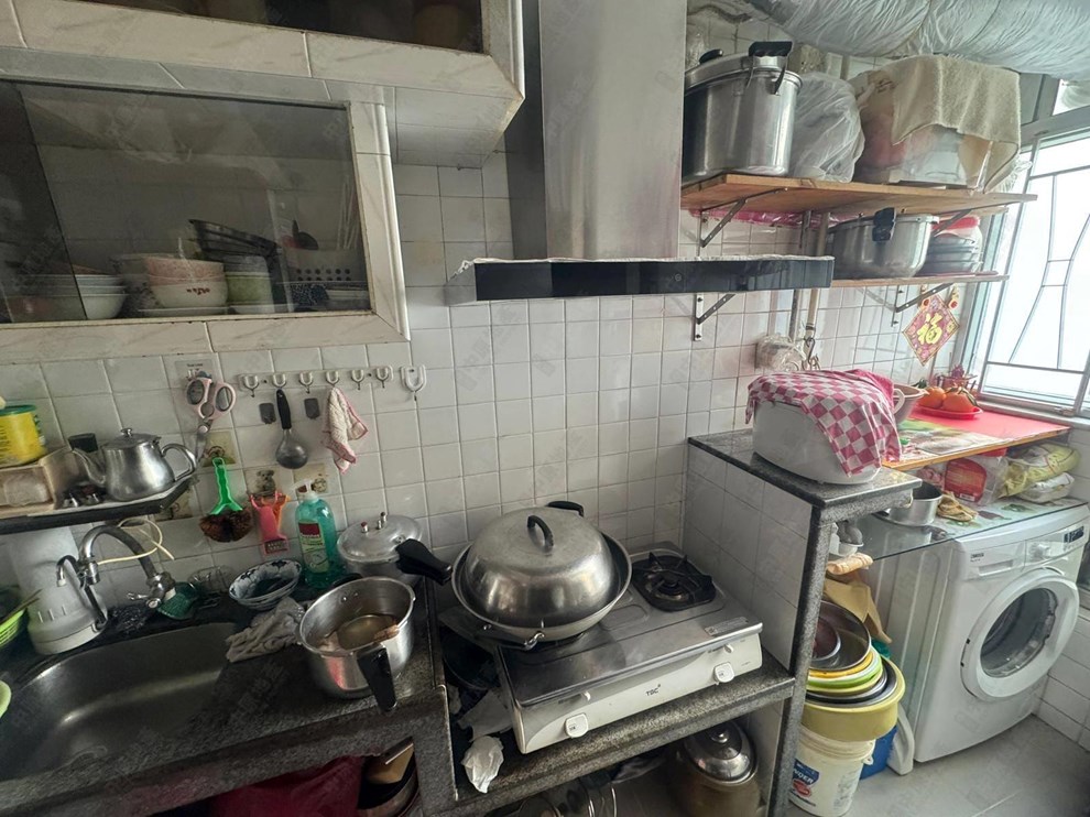 Unit Interior-Kitchen