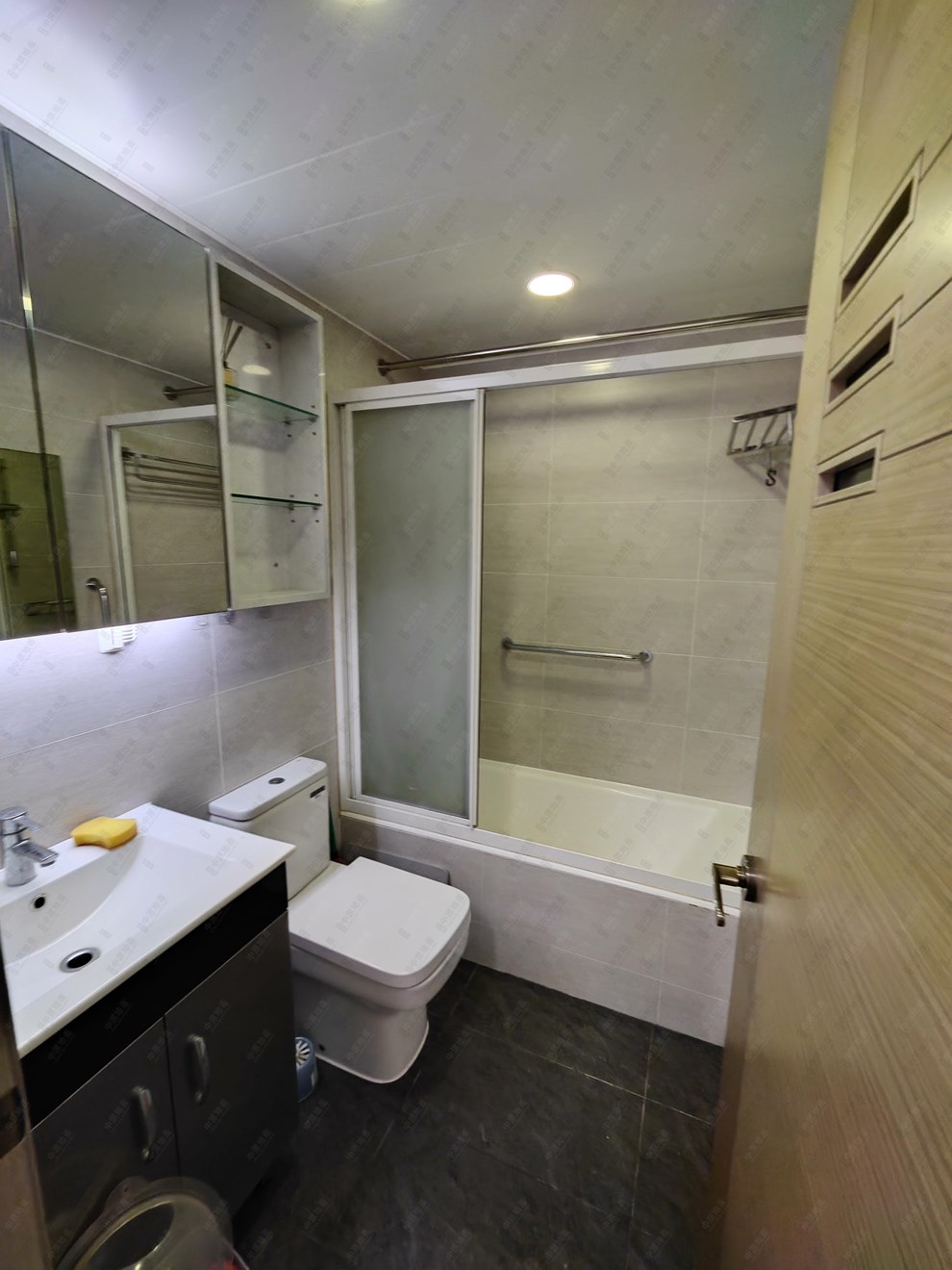 Unit Interior-Bathroom