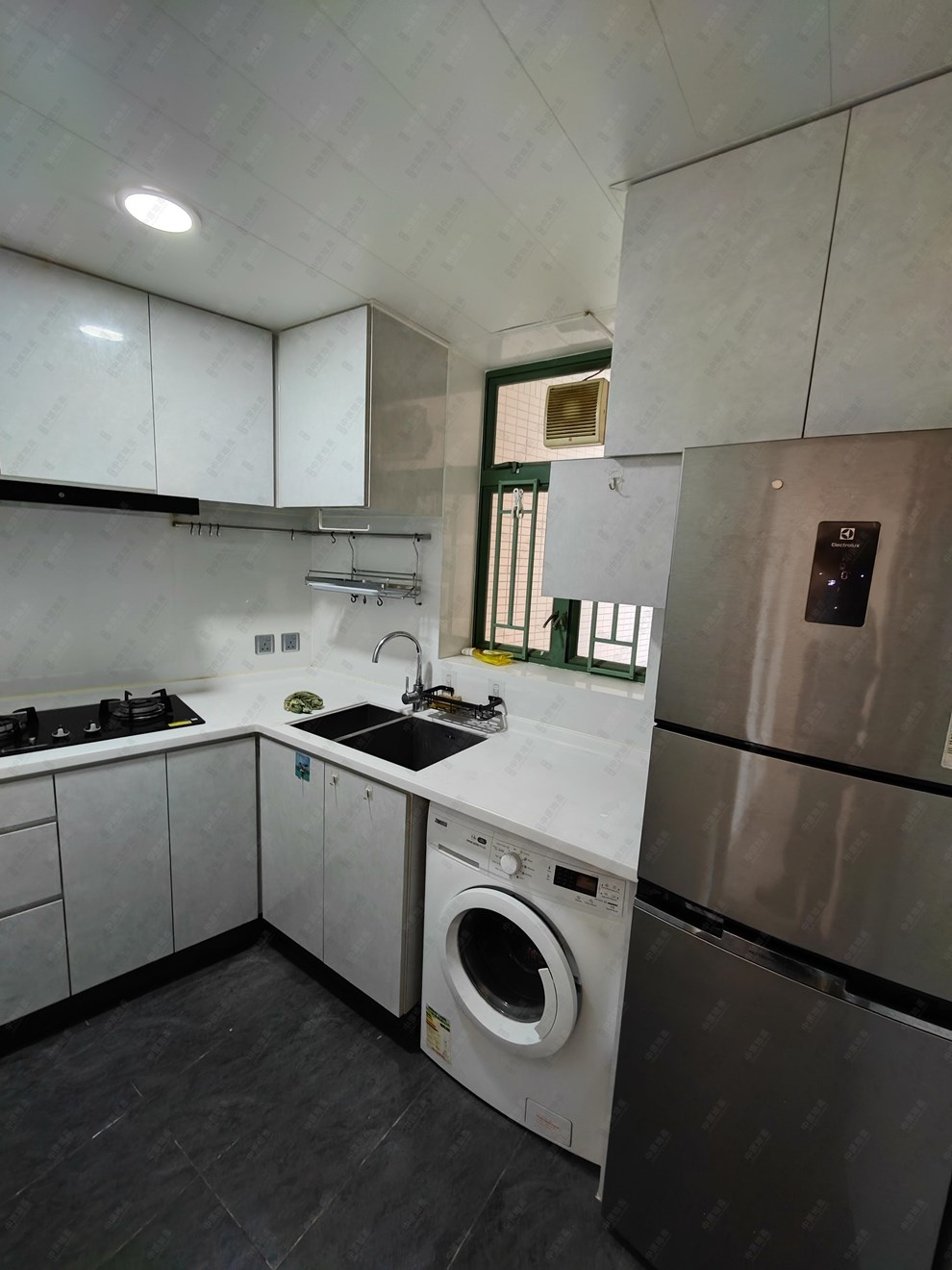 Unit Interior-Kitchen